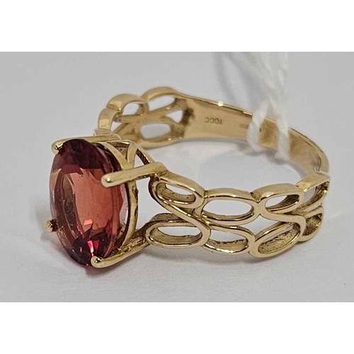 887 - FANCY 9ct ORANGE GEMSTONE RING 2.6g