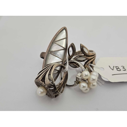 903 - 4 SILVER & PEARL RINGS