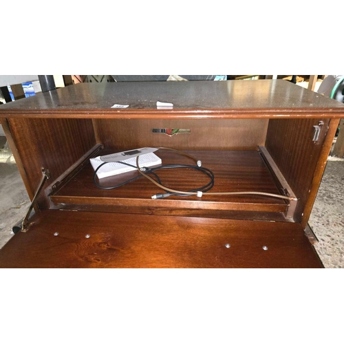 134 - INLAID RETRO TV UNIT