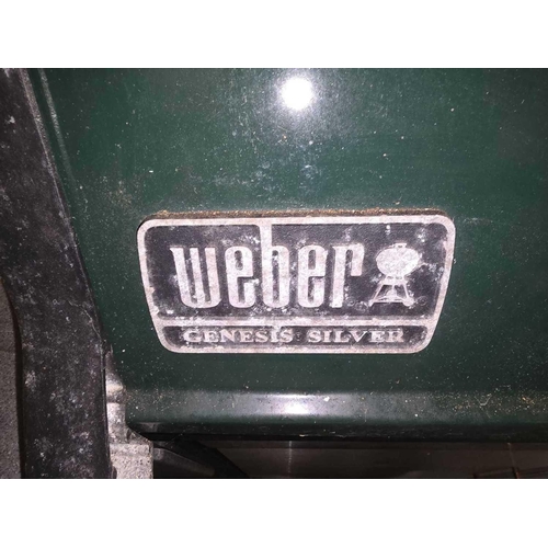 136 - WEBER GENESIS SILVER GAS BBQ ON WHEELS