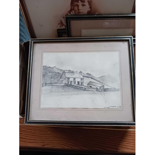 281 - BOX CONTAINING A QTY OF FRAMED PENCIL DRAWINGS