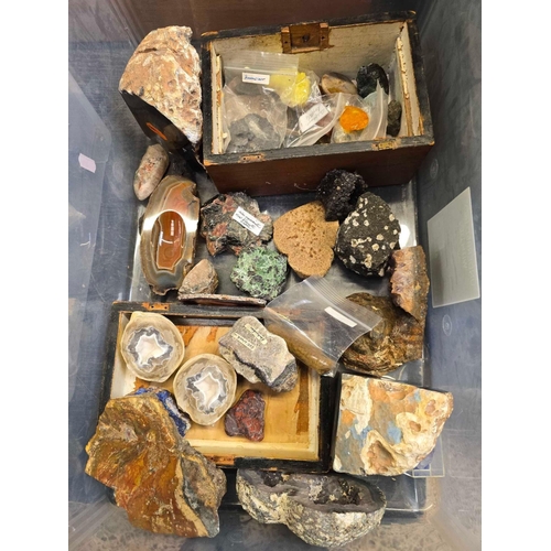 141 - CARTON WITH QTY OF MISC ROCK SAMPLES, SOME POLISHED