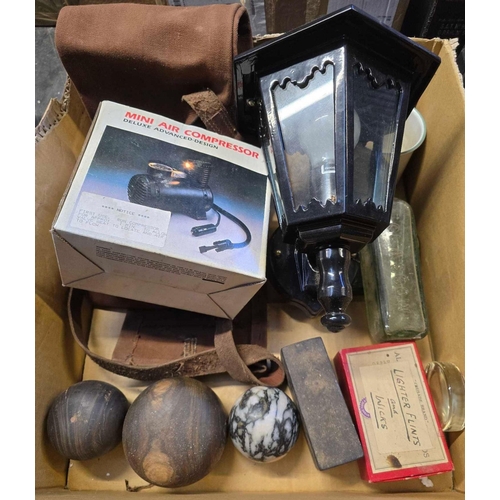 181 - CARTON WITH AN OUTDOOR ELECTRIC LIGHT, MINI AIR COMPRESSOR, GUN SLEEVE & OTHER BRIC-A-BRAC