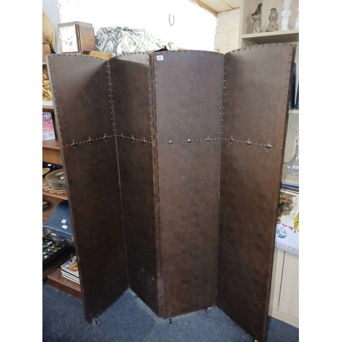 322 - A FOUR FOLD SCREEN, 1 SIDE LEATHER THE OTHER DECORATED