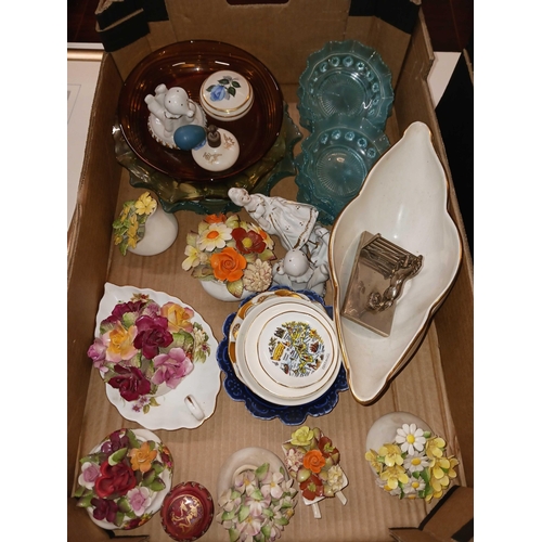 339 - 2 CARTONS OF CHINAWARE & GLASSWARE, CHINA FIGURES, ROYAL DOULTON POSY'S ETC