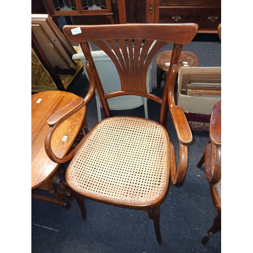 478 - BENTWOOD SETTEE, CARVER CHAIR & MATCHING DINING CHAIRS