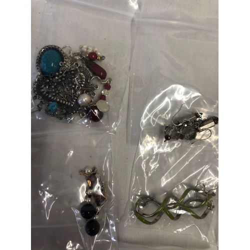 791 - TUB IF DESIGNER EARRINGS (12)