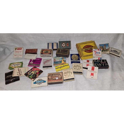 965 - SMALL COLLECTION OF VINTAGE MATCHBOXES