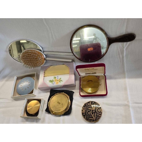 966 - CARTON WITH MISC POWDER COMPACTS, BOXED HANDKERCHIEF'S & A MIRROR WITH HAIR BRUSH