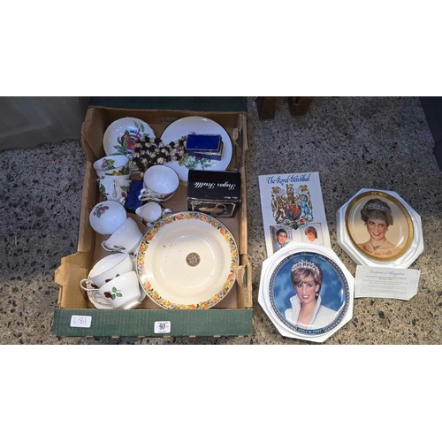 97 - CARTON WITH MISC CUPS & SAUCERS BY ROYAL CHELSEA, COMMEMORATIVE PLATES OF CHARLES & LADY DI & OTHER ... 