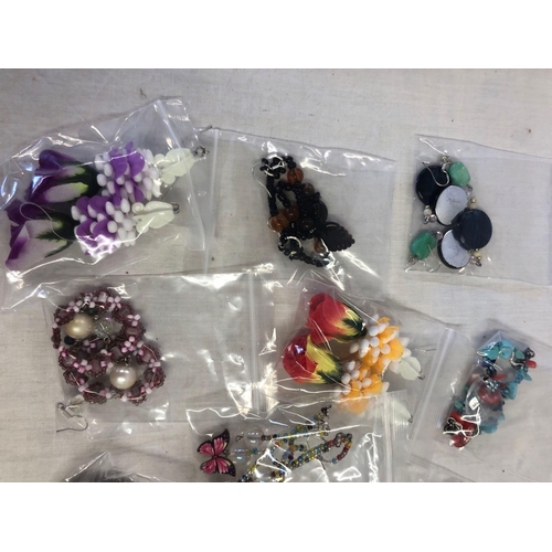 891 - TUB OF DESIGNER EARRINGS (12)