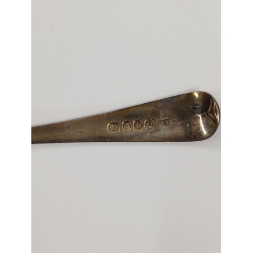 981 - A GEORGE III SILVER SAUCE LADLE, LONDON 1805 BY IB