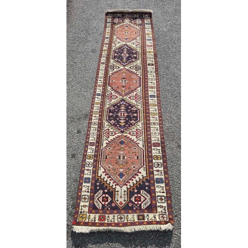 PATTERNED RUNNER, 9ft 4'' X 2ft 6''
