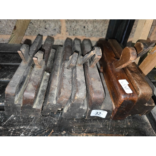 Lot 32        