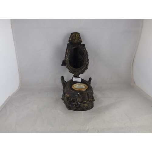 258 - Vintage bronze inkwell depicting a wild boar and signed by Barrie