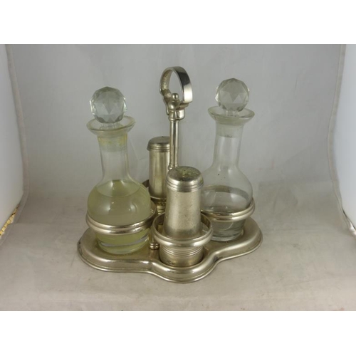 31 - Vintage condiment set