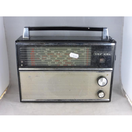 32 - Vintage transistor radio