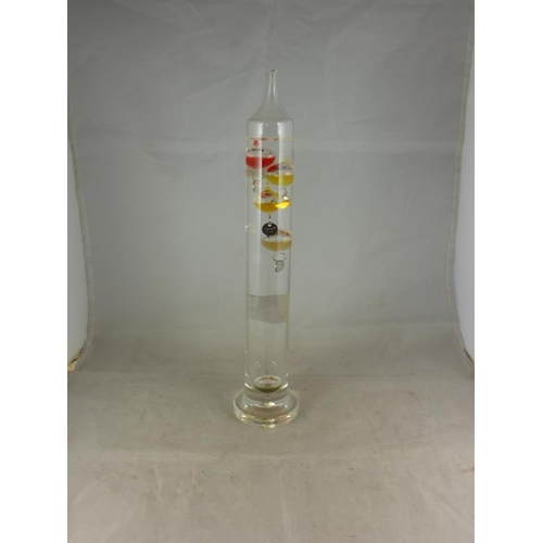 37 - Galileo thermometer