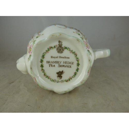 184 - Royal Doulton Brambly Hedge teapot