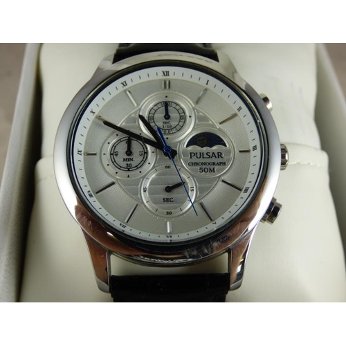 233 - Gents Pulsar watch in presentation box