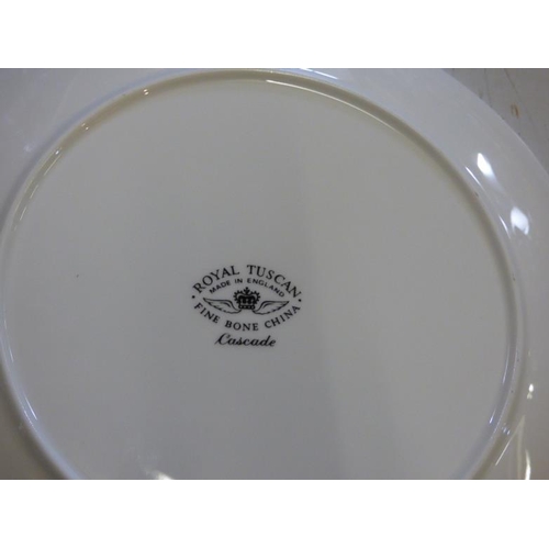 253 - Royal Tuscan dinner service