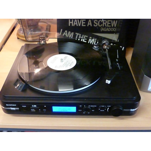 692 - Silver crest record deck