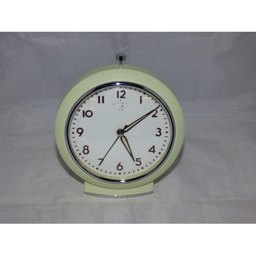 121 - Retro style metal cased alarm clock