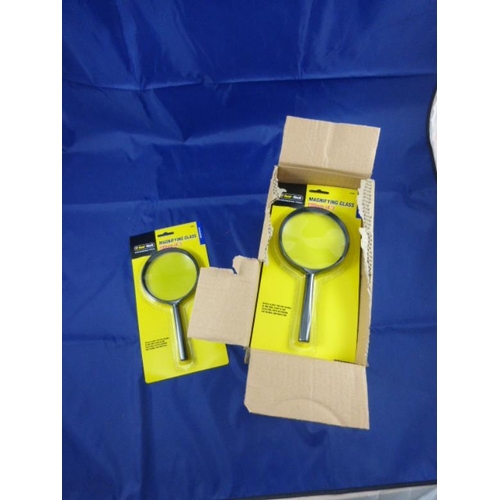 494 - Box containing 10 new Magnifying glasses