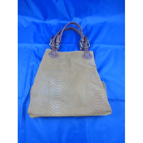 497 - New Ladies Hand bag