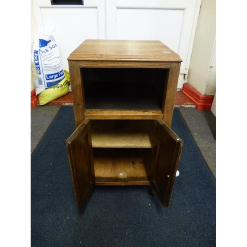 526 - Wooden bedside cabinet with cupboard