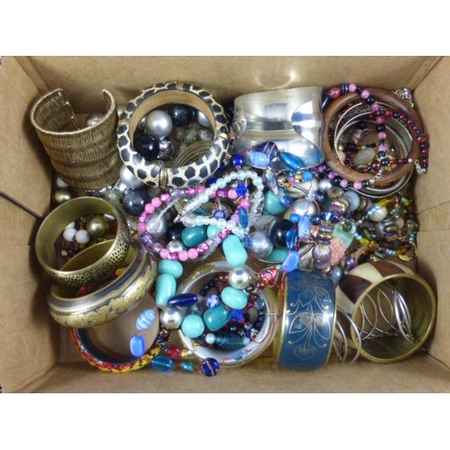 79 - Large Collection of Costume Jewellery ( Approx 40 Peices ) Including Bangles