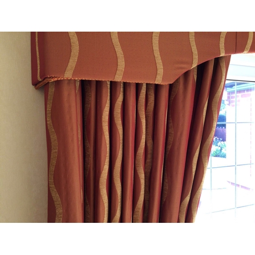 602 - Pair of Heavy Duty Lined Curtains Measuring Approx 9ft x 7ft