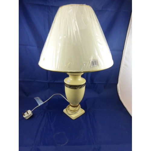 189 - Large cream table lamp with shade