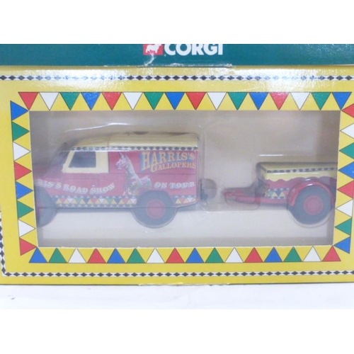 100 - Corgi Fairground attraction Land Rover and Trailer CC07401 BOXED