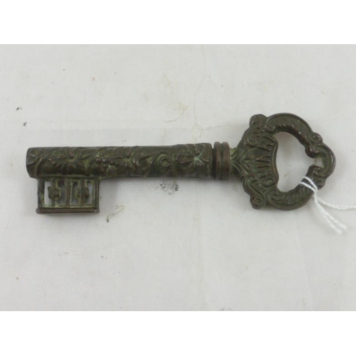 11 - Vintage Veritas in vino Corkscrew key