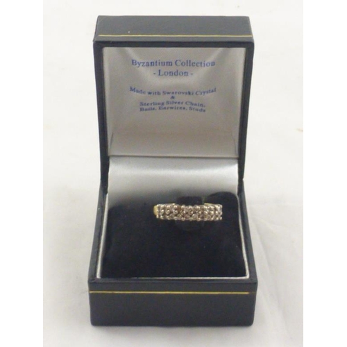 126 - Vintage Hallmarked Birmingham 750 Gold  Ladies Diamond Ring with Presentation Box (3.2grams)