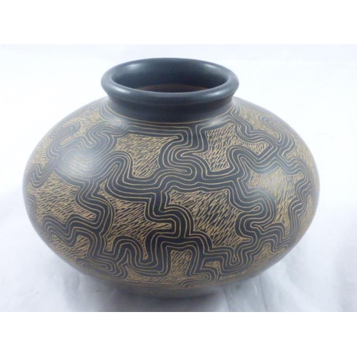 157 - San Juan de Oriente Nicaragua Hand Painted Art Pottery Vase (Unique Item NEW) Signed By Artist (14cm... 