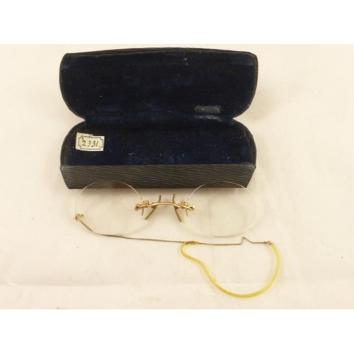 172 - Pair of Vintage Pinch Nez Spectacles complete with gold fitting and Original Case