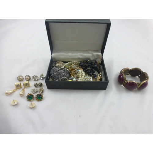 134 - Selection of Costume Jewellery and Watch