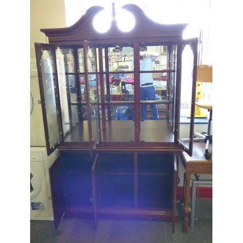 425 - Oak display cabinet