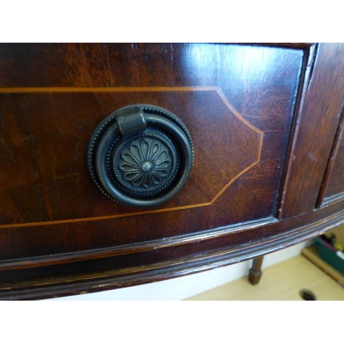 434 - Nice quality antique Edwardian mahogany desk, with two drawers complete with Keys. It has a reeded b... 