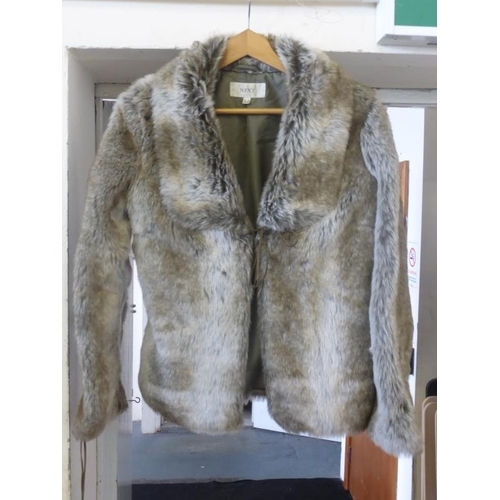 554 - Collection of three ladies fur coats