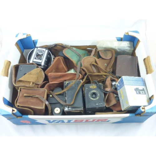 276 - Selection of Vintage Cameras Including, Kodak Brownie, Dualflex and More