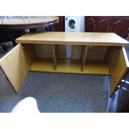 630 - Modern Television cabinet with two cupboards and shelves