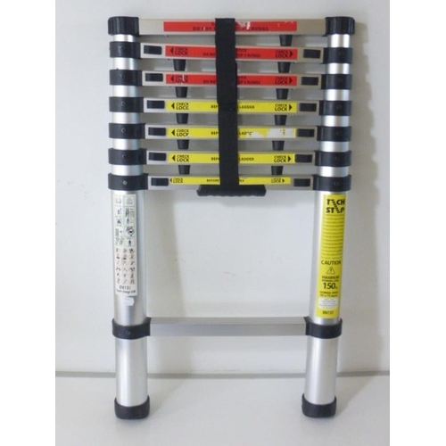 636 - Pair of telescopic ladders