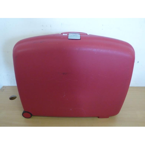 637 - Large Somsonite wheel along suitcase, code is 240