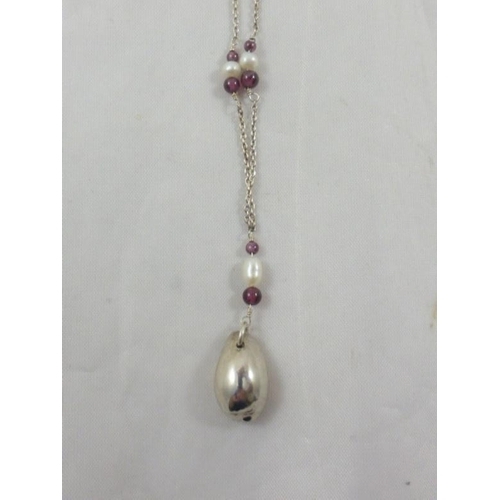 68 - Silver necklace with conch shell pendant