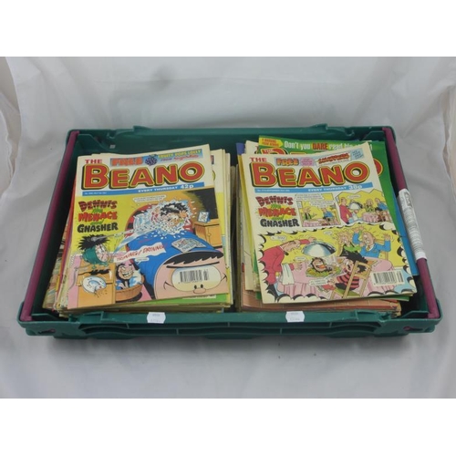 301 - Large collection of Beano magazines