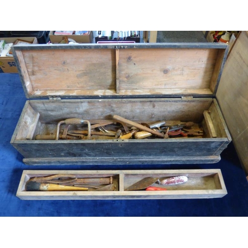 320 - Vintage Wooden Carpenters Box with Selection of Tools