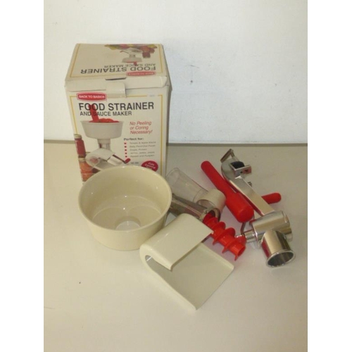 466 - Food Strainer and Sauce Maker (Boxed)